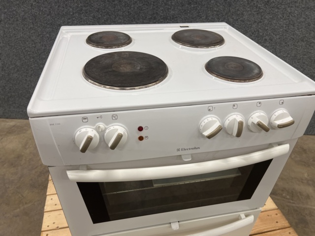 1477081-3 Stove Electrolux EKE7100