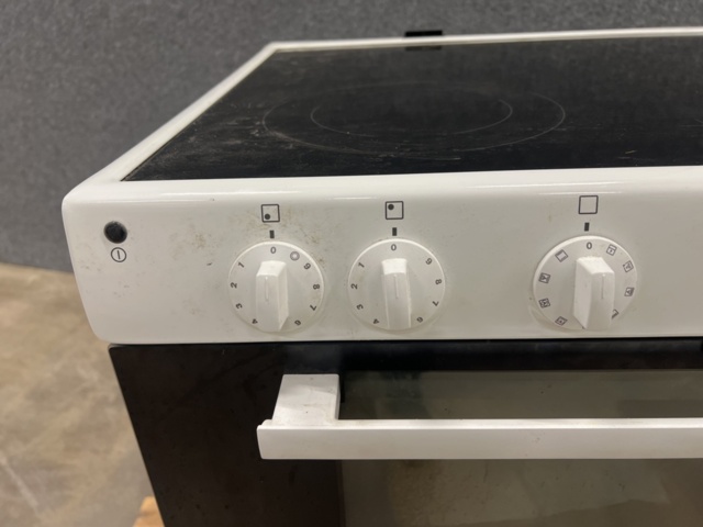 1477082-4 Stove Electrolux EKC7051BOW