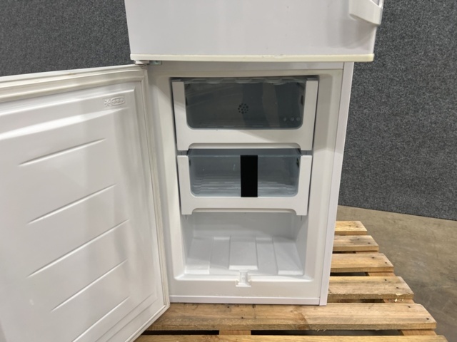 1477085-10 Fridge & freezer Electrolux ERB22011W