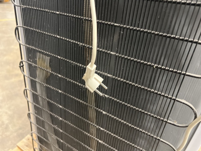 1477085-12 Fridge & freezer Electrolux ERB22011W