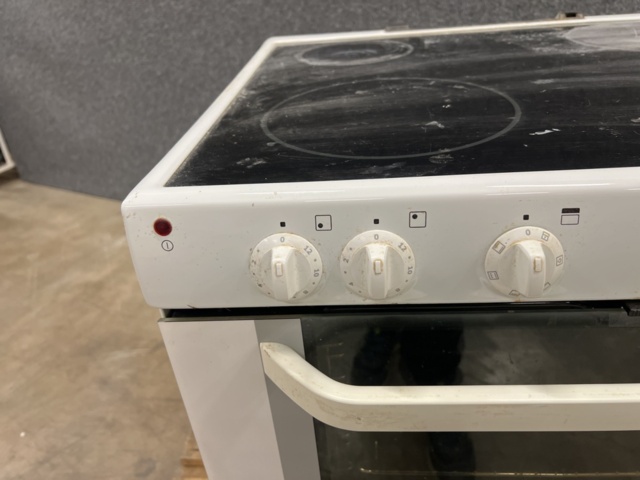 1477088-4 Stove Electrolux EKC70010W