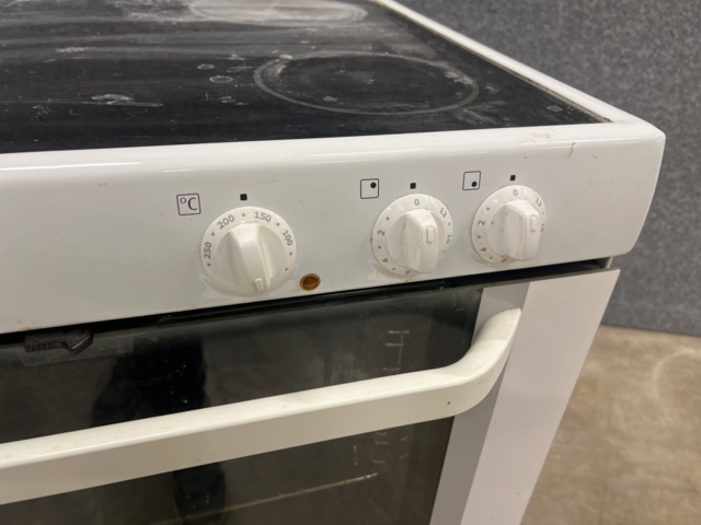 1477088-5 Stove Electrolux EKC70010W