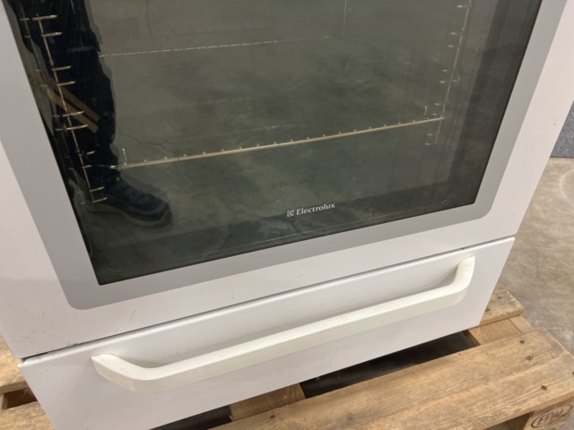 1477088-6 Stove Electrolux EKC70010W