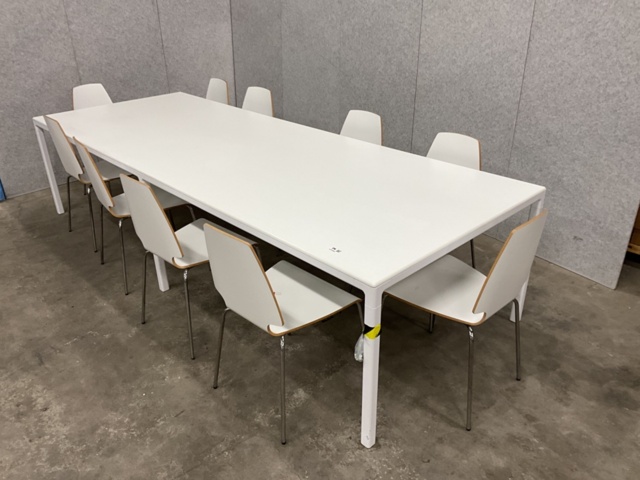 1472960-12 Conference furniture / Dining room furniture - Tables and chairs