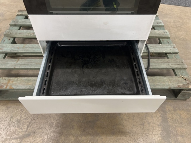 1477092-9 Stove - Electrolux EKC510101W