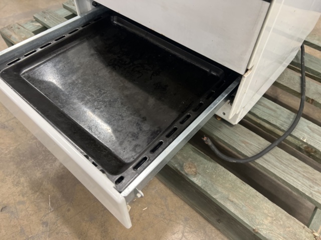 1477092-10 Stove - Electrolux EKC510101W