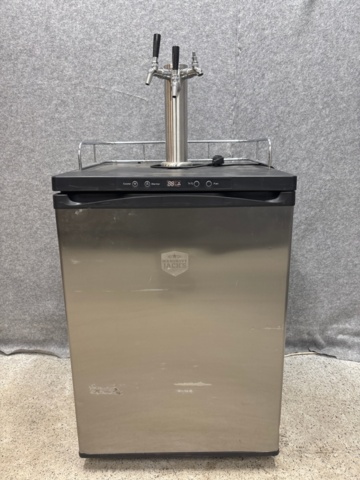 1442281-2 Beer cooler with tap - Mangrove Jack's BM168