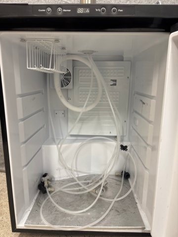 1442281-4 Beer cooler with tap - Mangrove Jack's BM168