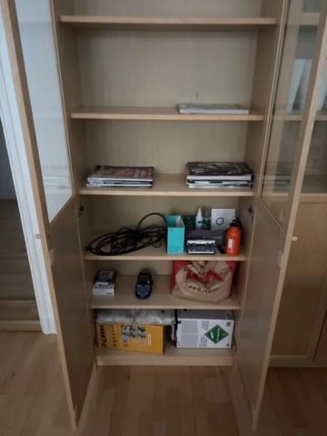 1443783-22 Kontorsinredning och elektronik -Skrivbord, kontorsstolar, datorskärmar, m.m