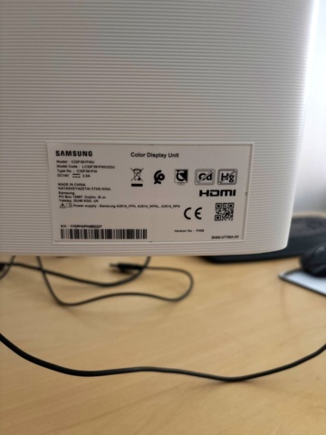 1443783-19 Kontorsinredning och elektronik -Skrivbord, kontorsstolar, datorskärmar, m.m