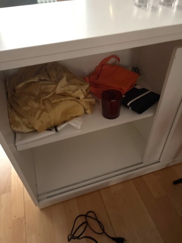 1443784-15 Kontorsinredning och elektronik -Skrivbord, stolar, skrivare, m.m