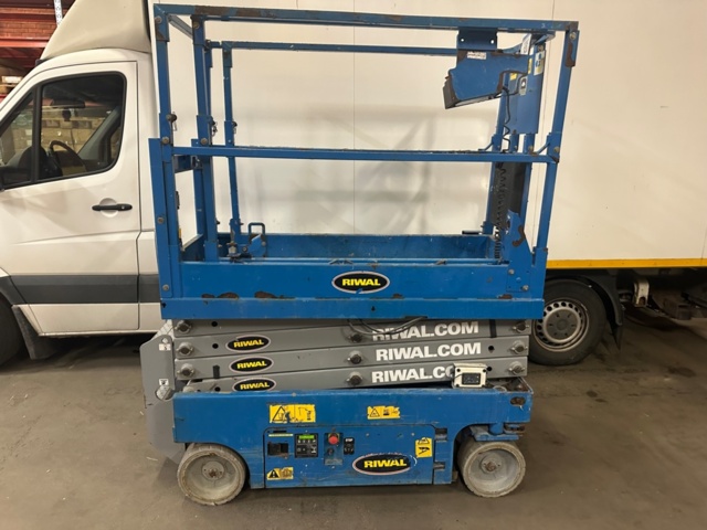 1477122-1 Saxlift Genie GS1930 -2013