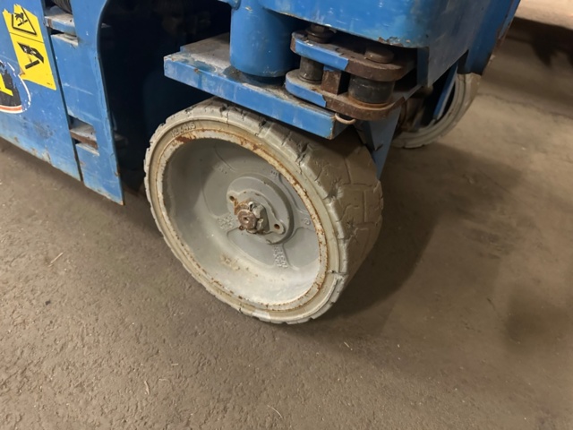 1477122-16 Saxlift Genie GS1930 -2013