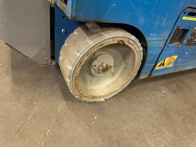 1477122-13 Saxlift Genie GS1930 -2013