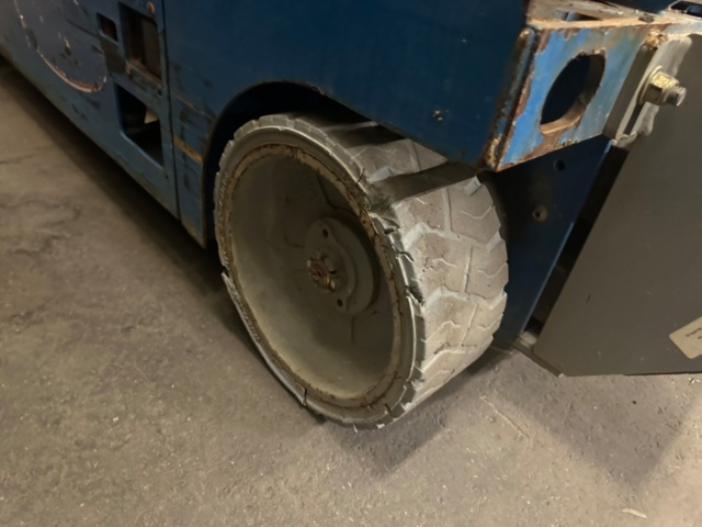 1477122-14 Saxlift Genie GS1930 -2013