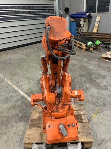 1421731-2 Svetsrobot med svetsbord - Robotics ABB IRB1400 ABB