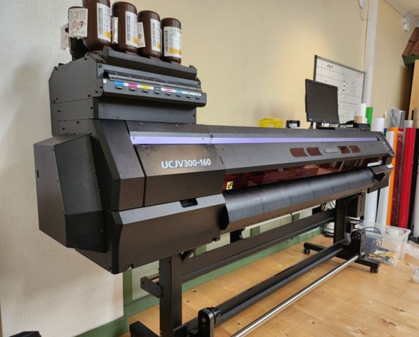 1371155-2 Large format printer with accessories - Mimaki UCJV300-160