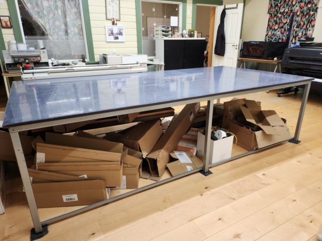 1371156-1 Cutting table for printing/sign production