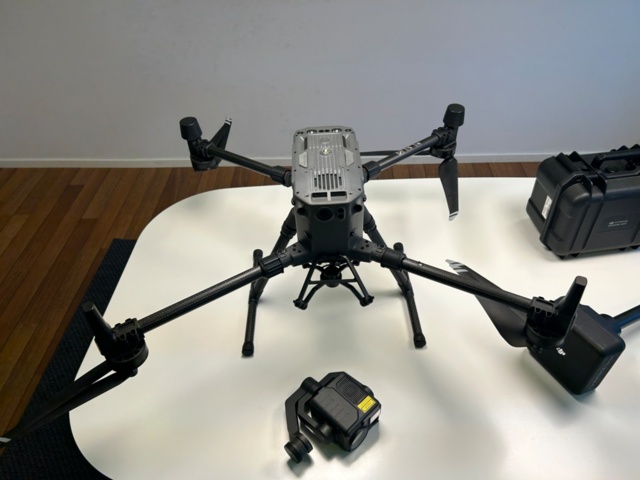 1411410-6 Drönare med tillbehör - DJI Matrice 300 RTK - 2020, få flygtimmar