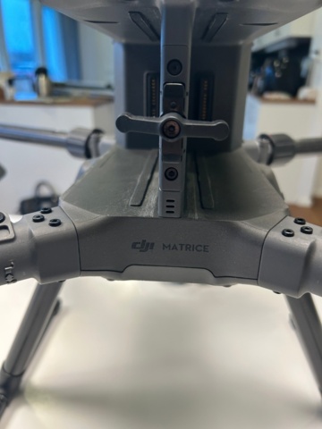 1411410-8 Drönare med tillbehör - DJI Matrice 300 RTK - 2020, få flygtimmar