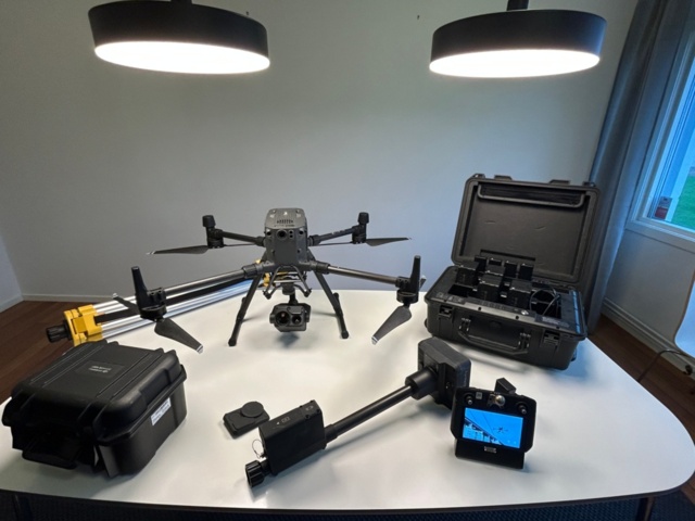 1411410-23 Drönare med tillbehör - DJI Matrice 300 RTK - 2020, få flygtimmar