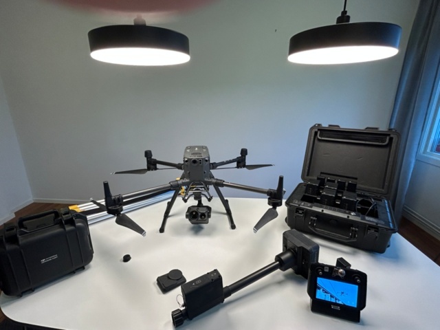 1411410-24 Drönare med tillbehör - DJI Matrice 300 RTK - 2020, få flygtimmar