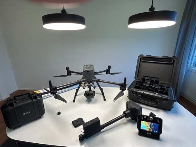 1411410-2 Drönare med tillbehör - DJI Matrice 300 RTK - 2020, få flygtimmar