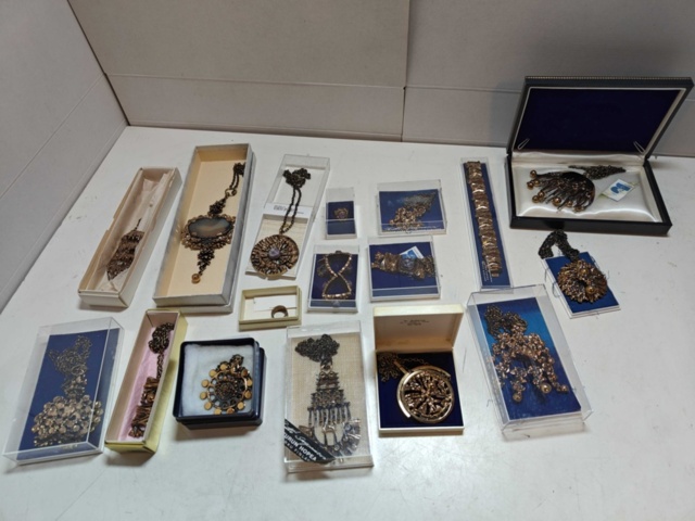 1400678-1 Large collection of bronze jewelry by designer Pentti Sarpaneva