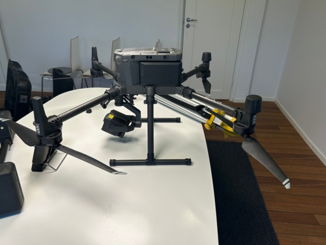 1411410-34 Drönare med tillbehör - DJI Matrice 300 RTK - 2020, få flygtimmar