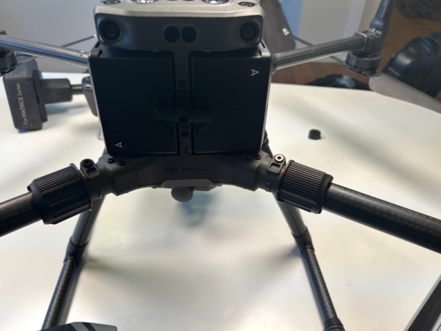 1411410-9 Drönare med tillbehör - DJI Matrice 300 RTK - 2020, få flygtimmar