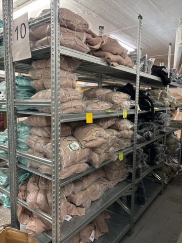 1409511-33 Large batch of stock from clothing store