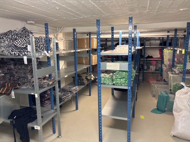 1409511-42 Large batch of stock from clothing store