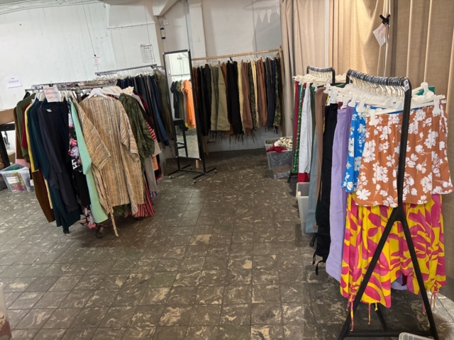 1409513-15 Miscellaneous store furnishings