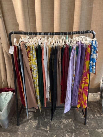 1409513-2 Miscellaneous store furnishings