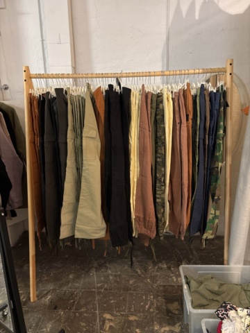 1409513-4 Miscellaneous store furnishings