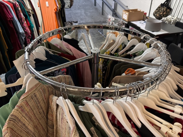 1409513-7 Miscellaneous store furnishings