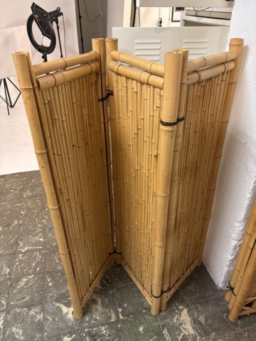 1409513-13 Miscellaneous store furnishings