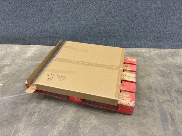 1477699-2 Mirror Valje with LED lighting 80x80x3, Svedbergs