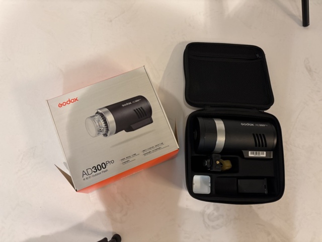 1409515-8 Photo studio equipment - Profoto, Godox, Elinchrom, etc.