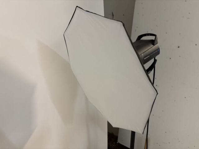 1409515-19 Photo studio equipment - Profoto, Godox, Elinchrom, etc.