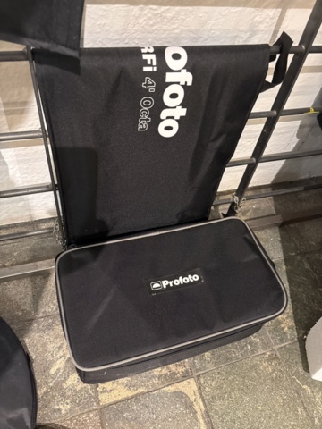 1409515-22 Photo studio equipment - Profoto, Godox, Elinchrom, etc.