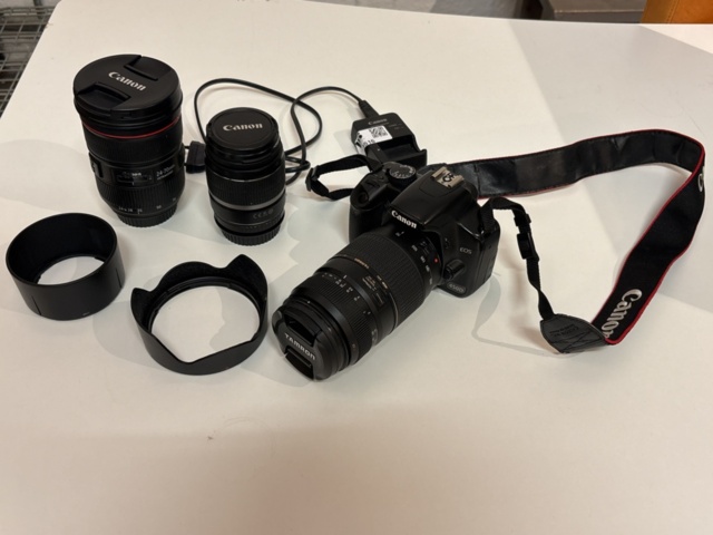 1409516-1 System camera with accessories - Canon EOS 450D