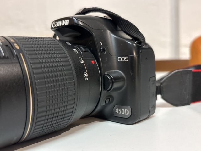 1409516-6 System camera with accessories - Canon EOS 450D