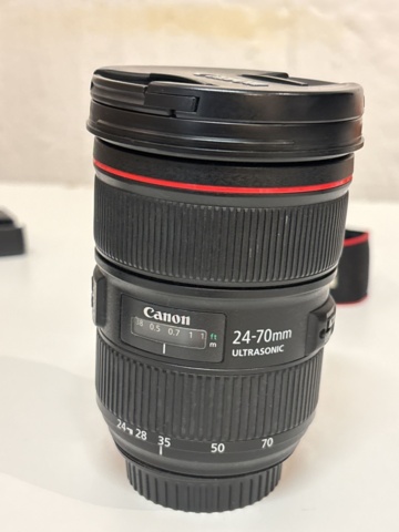 1409516-13 System camera with accessories - Canon EOS 450D