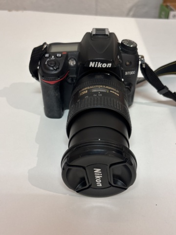 1409517-3 System camera with accessories - Nikon D7000