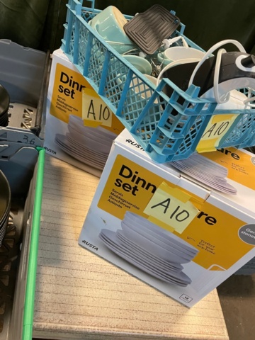 1477776-3 Various kitchen utensils from a restaurant