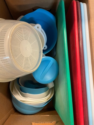 1477776-5 Various kitchen utensils from a restaurant