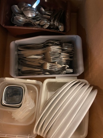 1477776-6 Various kitchen utensils from a restaurant