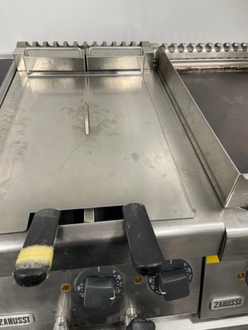 1477778-2 Combination unit – fryer, frying table, hot water bath and cooling counter with drawers