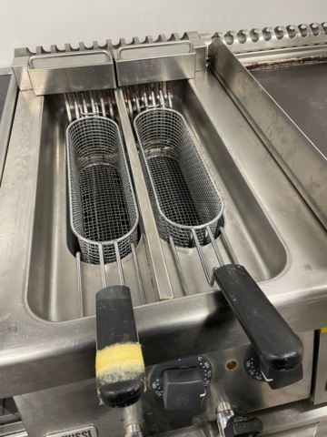 1477778-3 Combination unit – fryer, frying table, hot water bath and cooling counter with drawers